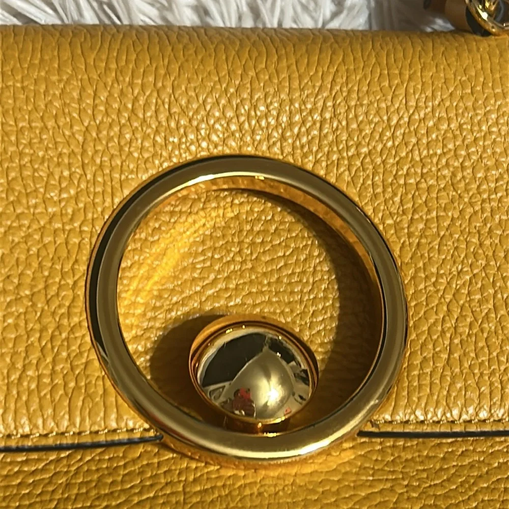 ✨Coccinelle Pebbled Leather Handbag/Crossbody✨NWT $365 - Picture 3 of 9